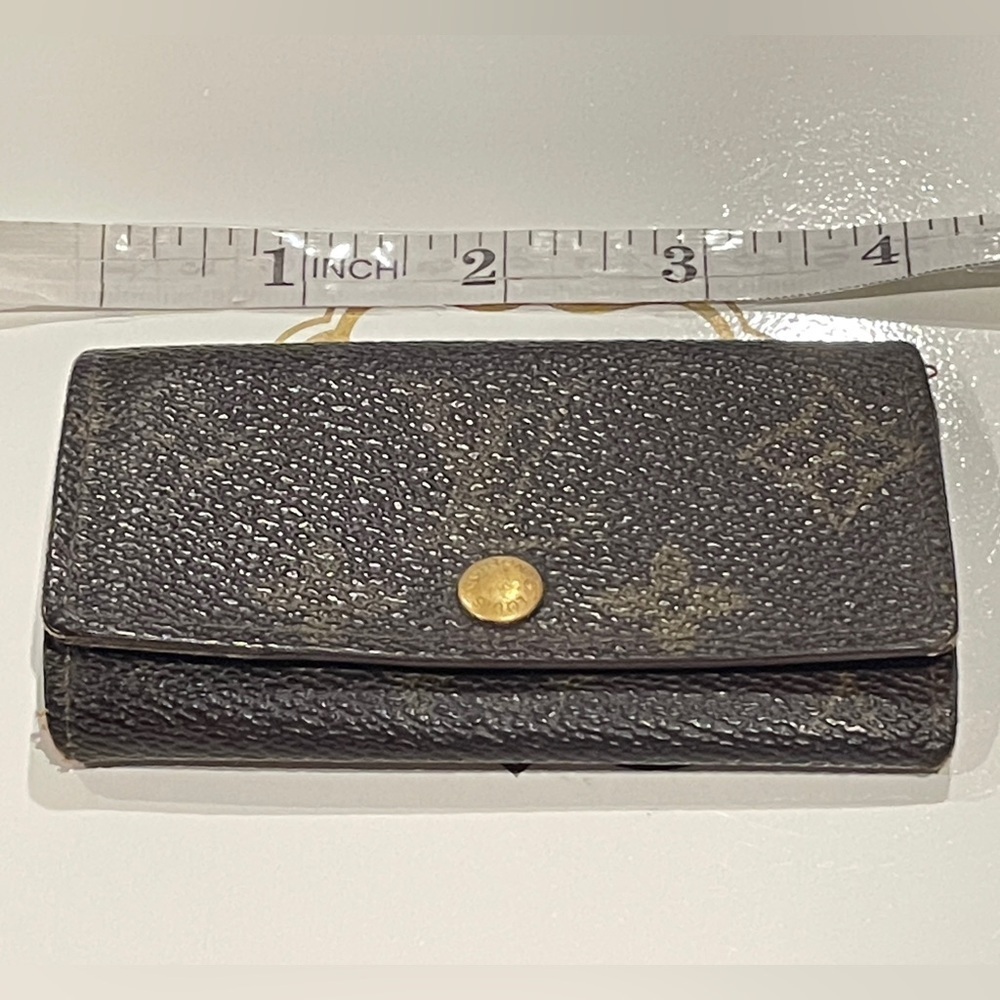 Louis Vuitton Monogram key cles